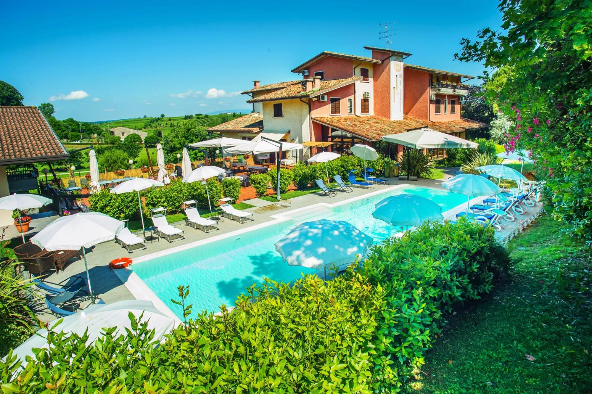 Hotel Il Castello Pozzolengo Exterior foto